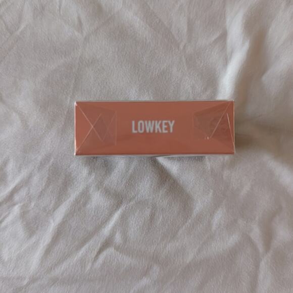 DANESSA MYRICKS - YUMMY SKIN - LOWLIGHTER - BLURRING BALM POWDER - NIB- LOWKEY - Picture 2 of 3